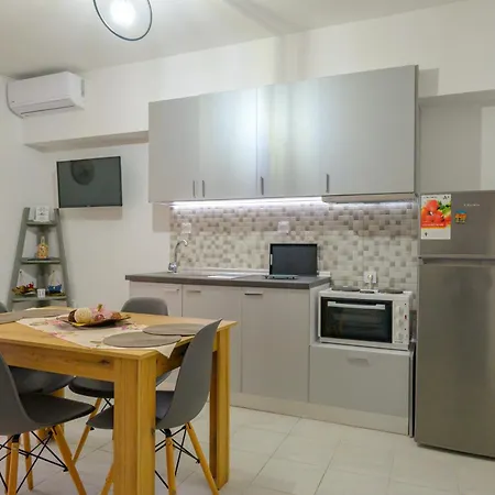 Michael'S Apartment'S Nea Roda Exterior photo