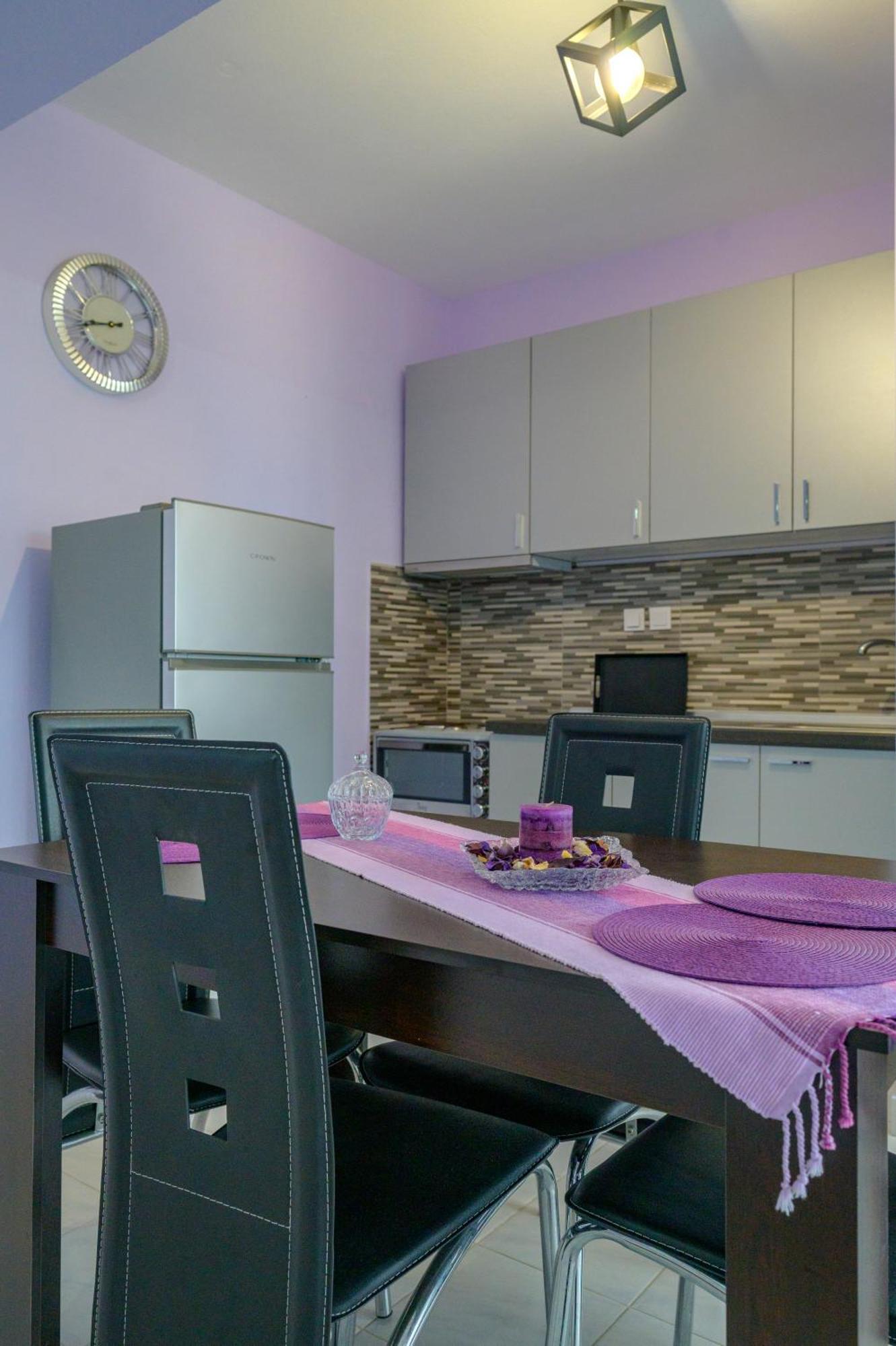 Michael's Apartment's * Nea Roda