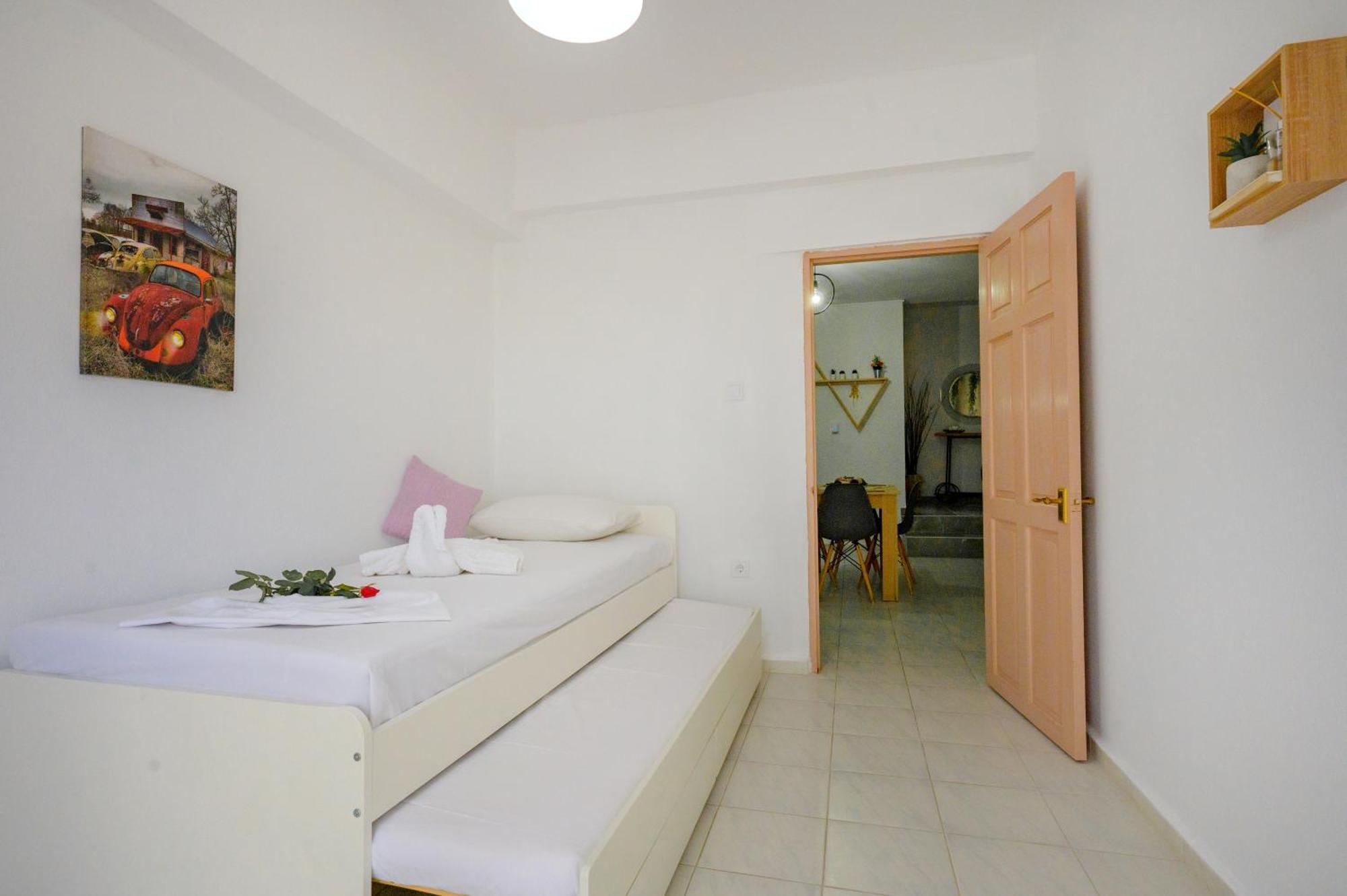 Michael's Apartment's * Nea Roda