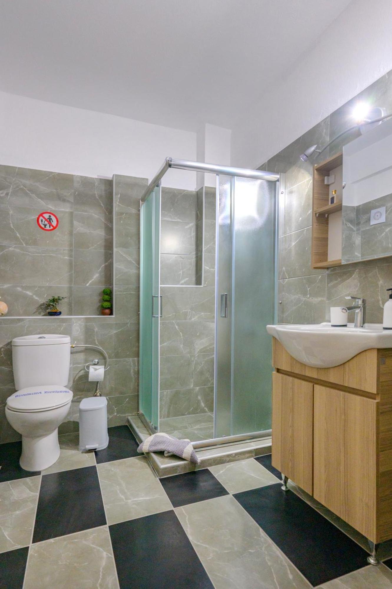 Michael's Apartment's Nea Roda